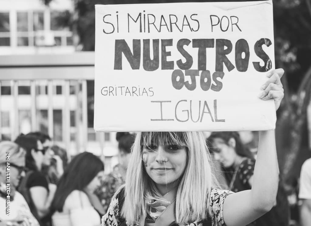 Un hombre robó mi identidad en Facebook