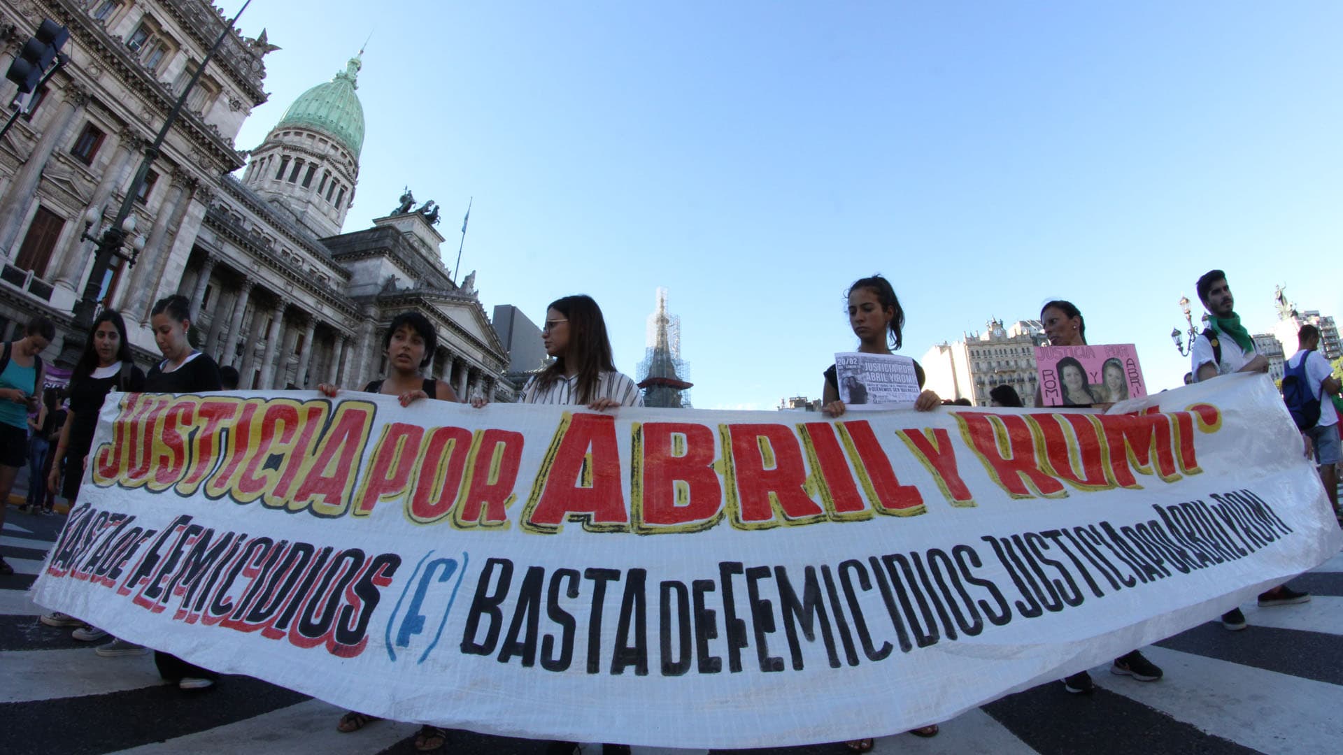 Las amigas que encontraron a un femicida