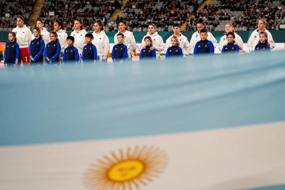 Abran cámaras, el femenino pide pistas