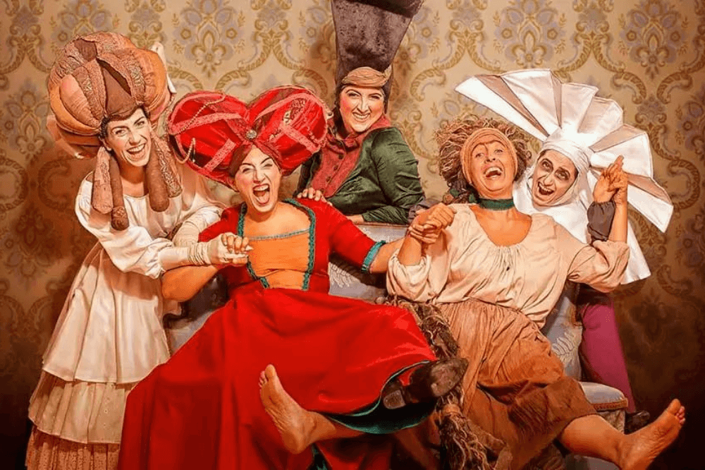 Damas bravas o una bomba de historia y humor