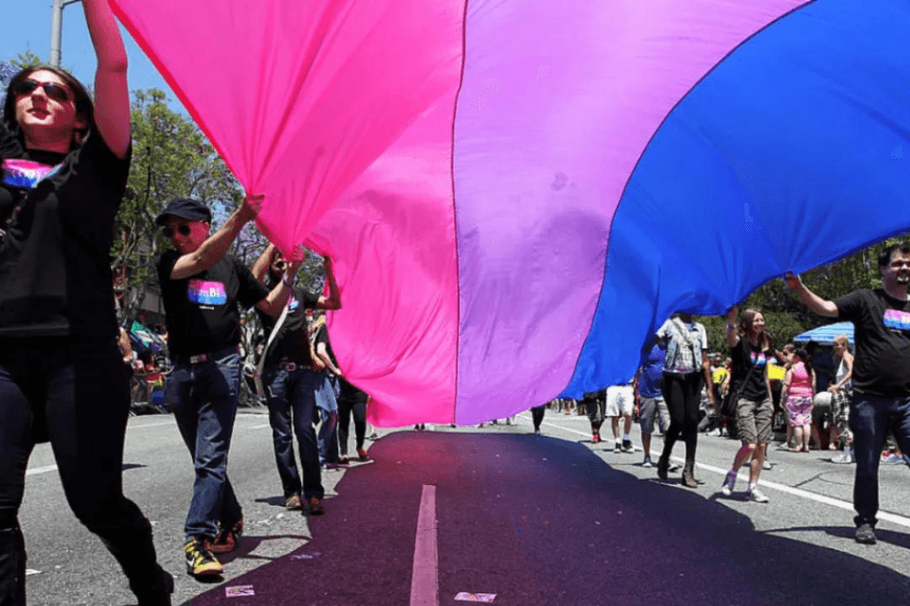 Bisexualidad: habitar la identidad y el deseo entre fronteras
