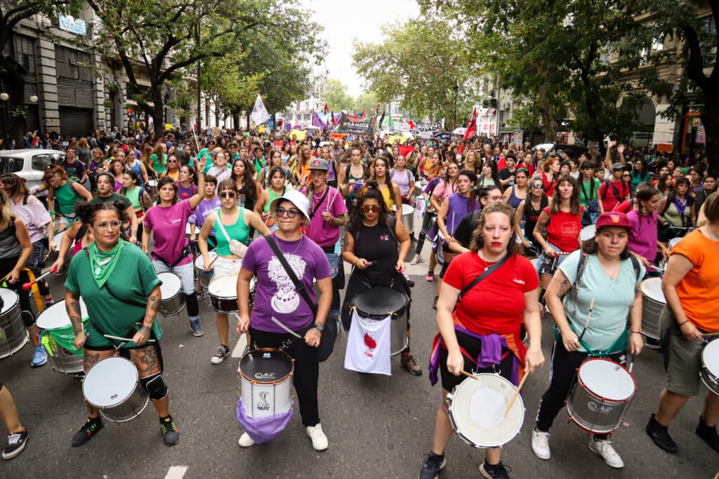 Trabajar para pagar: el laberinto de deuda y el cansancio que atrapa a las familias argentinas