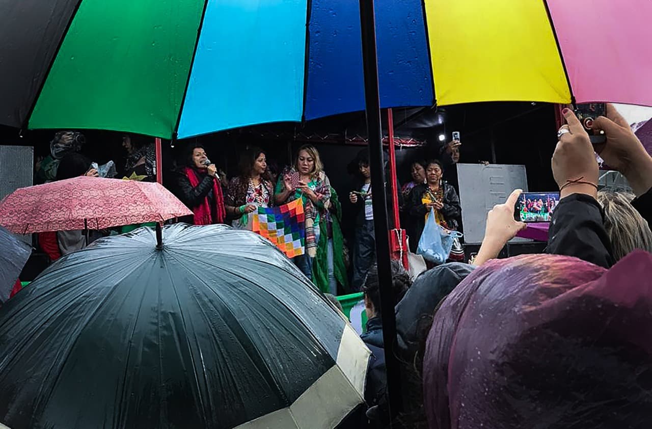 La tormenta no impide reparar la deuda histórica