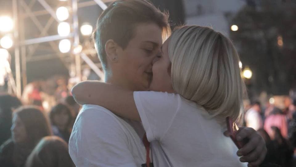 Prisión en suspenso por un beso