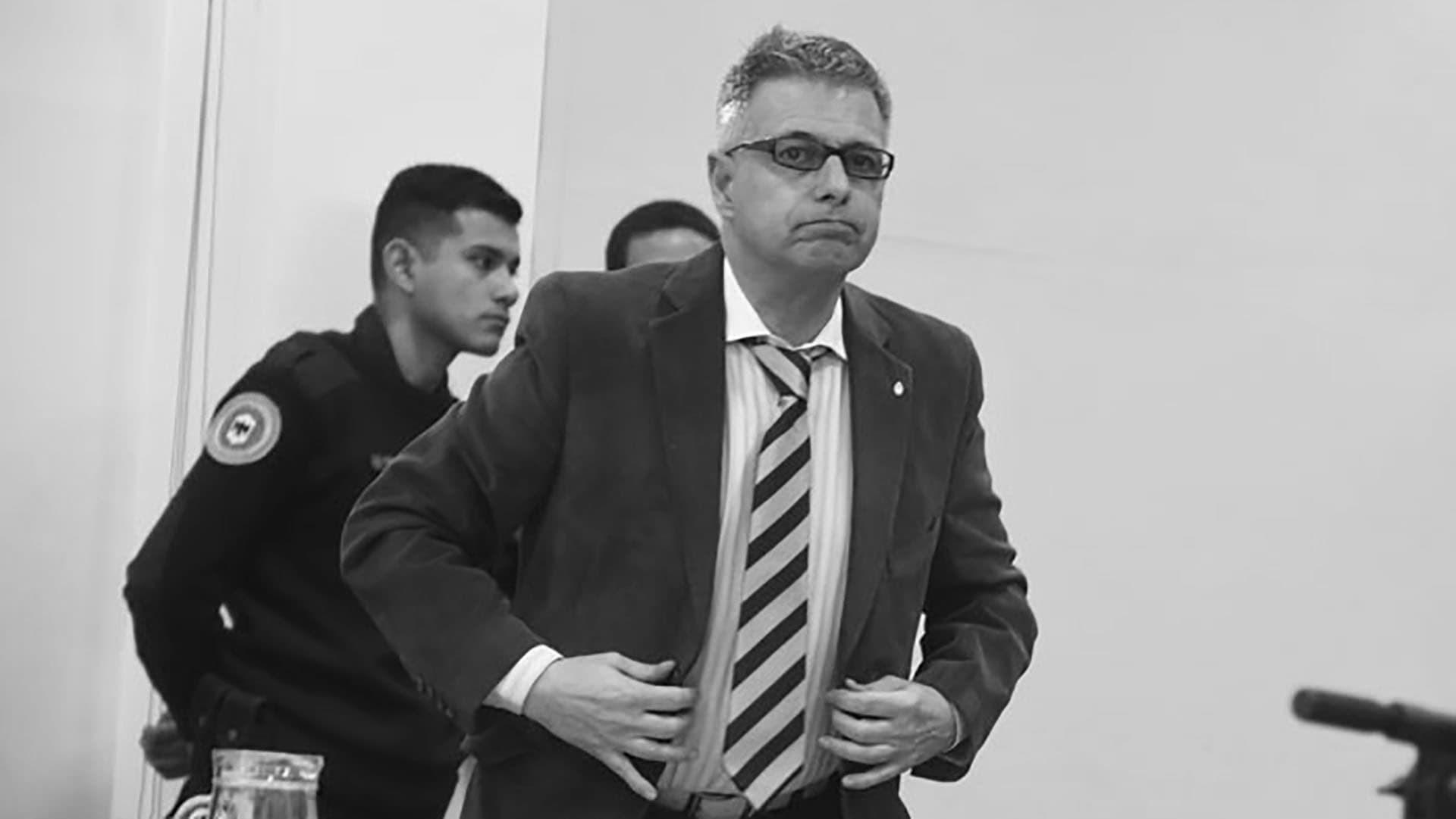 El loco Charlín: la historia de un juez violento