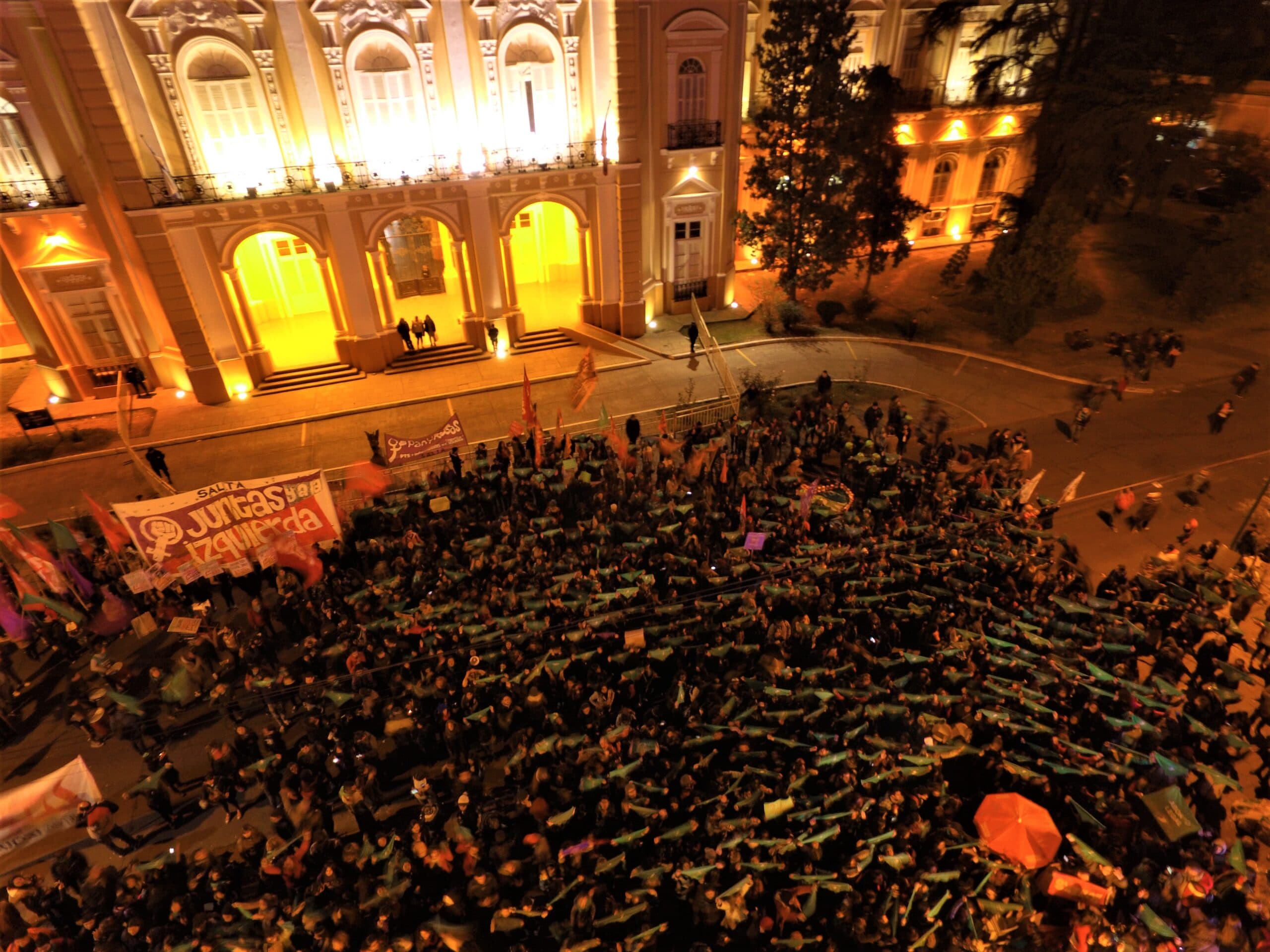 Vigilia en Salta: cria ciervas y te quitarán los votos