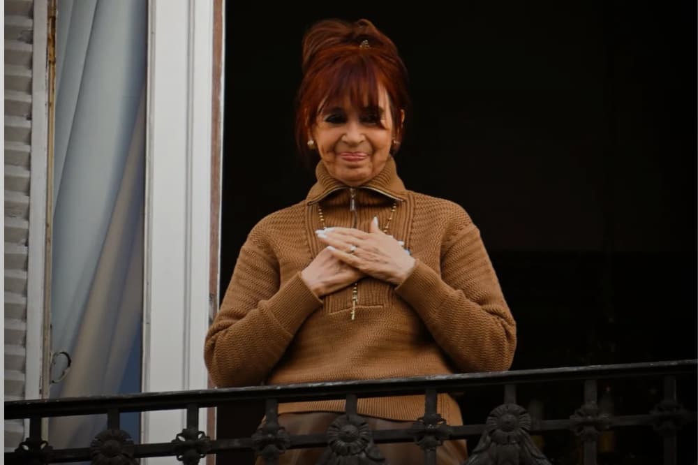 Al poder se lo mira de frente: también desde un balcón