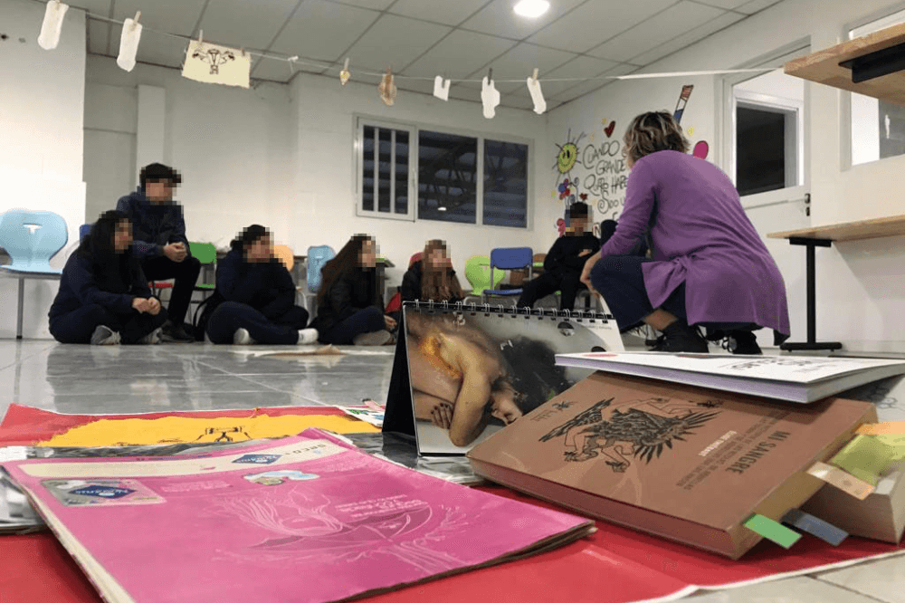 Pedagogías menstruales políticamente urgentes